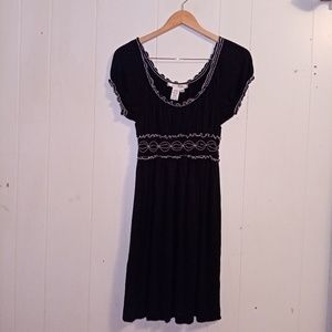 Max Studio white trim stretchy dress